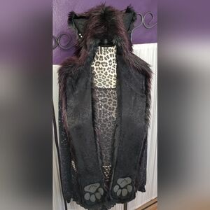 Spirithoods 2017 LE CE Sangria Wolf